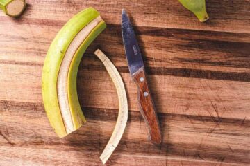 how to peel plantains