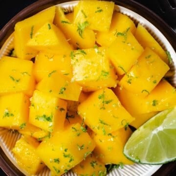 raw mango cubes with lime zest
